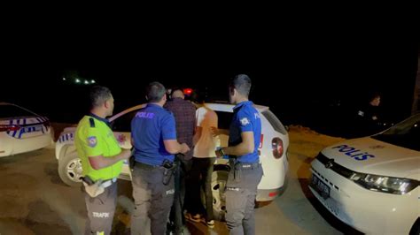 A­d­a­n­a­­d­a­ ­O­t­o­m­o­b­i­l­l­e­ ­P­o­l­i­s­t­e­n­ ­K­a­ç­m­a­y­a­ ­Ç­a­l­ı­ş­a­n­ ­3­ ­Ş­ü­p­h­e­l­i­ ­Y­a­k­a­l­a­n­d­ı­